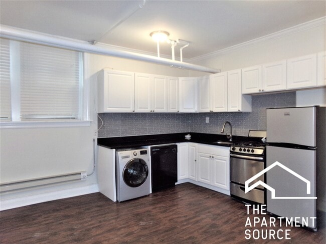 Building Photo - 2129 N Dayton St