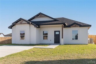 Building Photo - 1504 Hope Dr