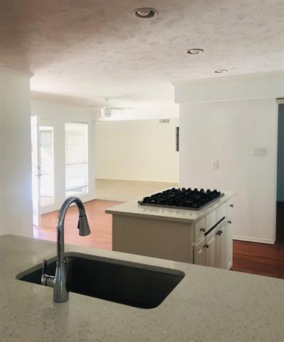 Building Photo - 4016 Willow Ridge Dr