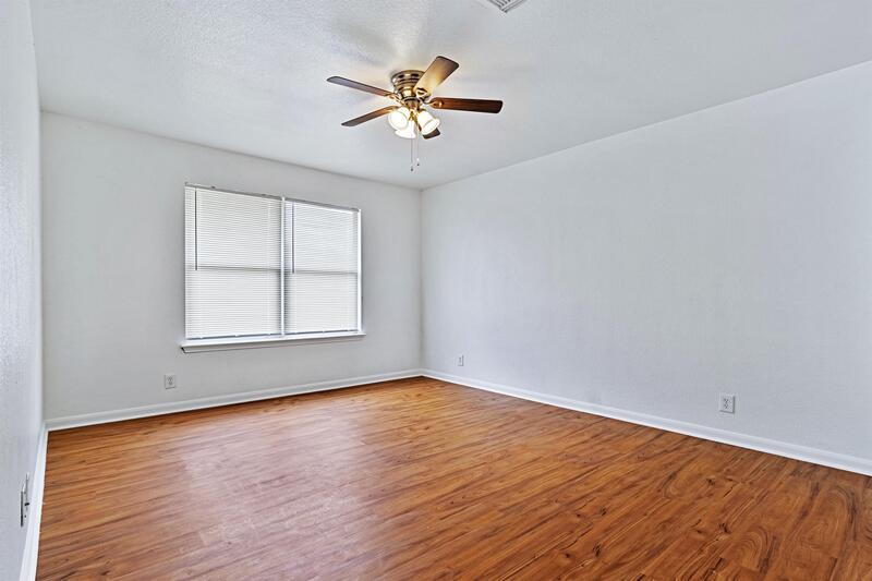 Primary Photo - 6412 Broad Brook Dr