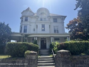 Building Photo - 507 Broadway St
