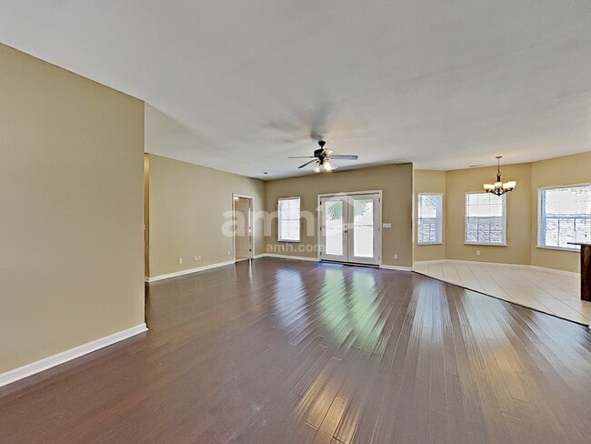 Building Photo - 1001 High Ridge Dr N