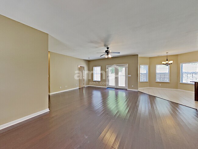 Foto del edificio - 1001 High Ridge Dr N