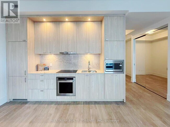 Building Photo - 115 Denison Ave