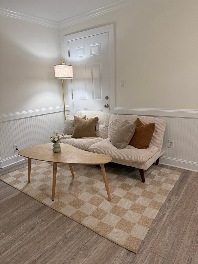 Foto principal - 821 Barnett St NE
