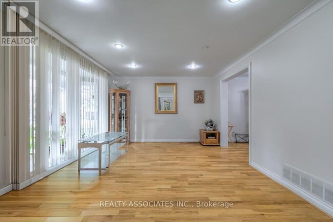 Photo du bâtiment - 161 Highland Park Blvd