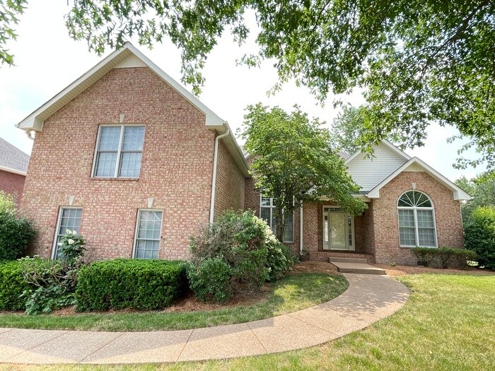 Primary Photo - Wynbrooke home with large backyard, 2 car ...