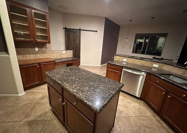 Foto del edificio - 538 W Chatfield St