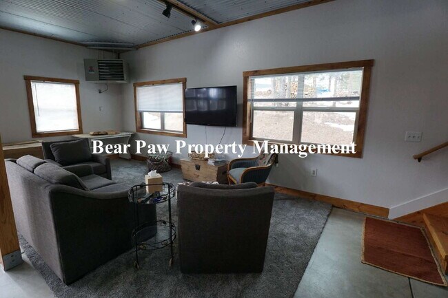 Foto del edificio - Super Cute, Short Term (SIX MONTHS) Fully Furnished Barndominum in Bailey!!