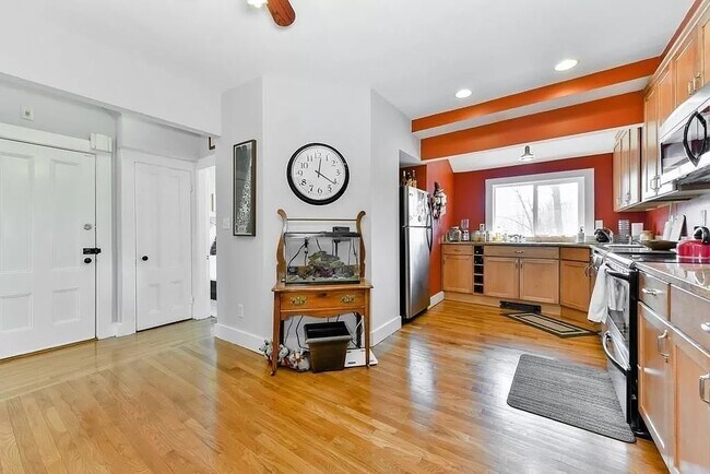 Building Photo - 175 Whitwell St