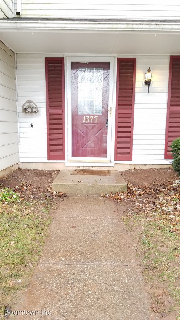 Building Photo - 3 br, 1.5 bath House - 1377 David Ln.