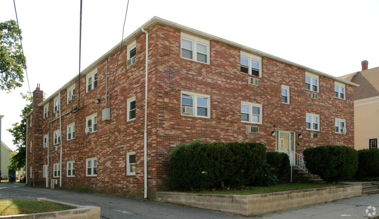 239241 Farnham St, Lawrence, MA 01843 Apartments in Lawrence, MA