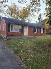 Building Photo - 3832 Walhampton Dr