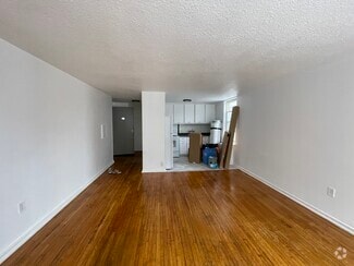 Building Photo - 2407 Lake Shore Blvd W
