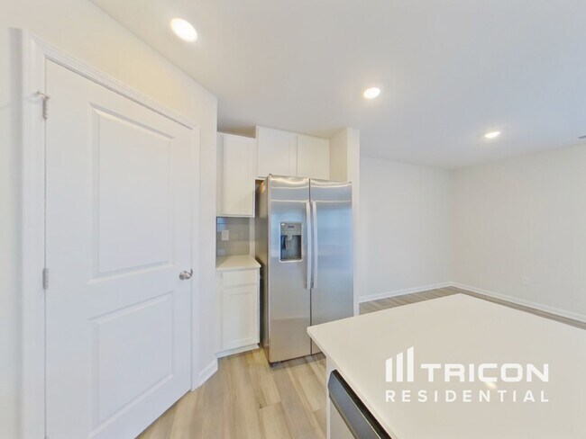 Foto del edificio - 4030 Rustling Grass Trl