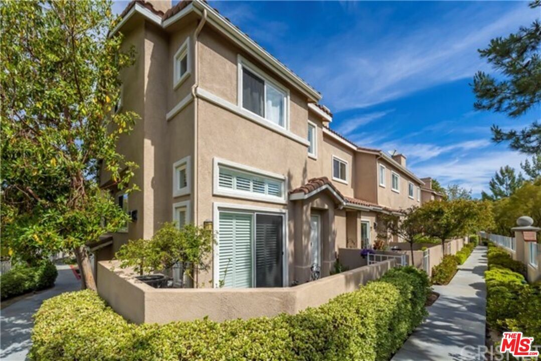 25720 Armstrong Cir Unit A, Stevenson Ranch, CA 91381 Apartment for