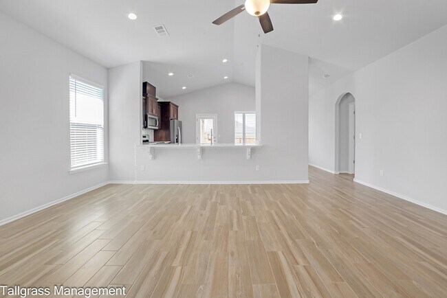 Building Photo - New Construction 4/2.5/2 Owasso Living!