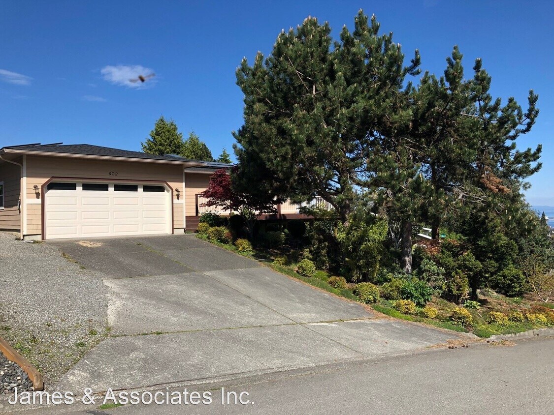 Foto principal - 3 br, 2 bath House - 602 S Alder Street