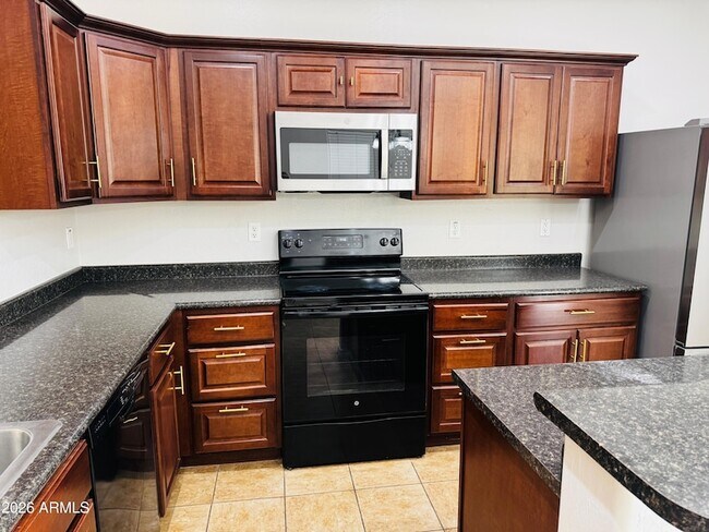 Building Photo - 40227 W Green Ct