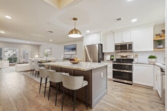 Building Photo - 2236 S Piney Point Rd