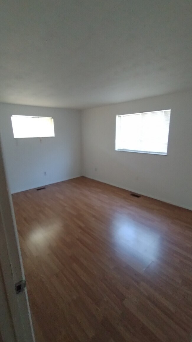 Building Photo - 121 Blairwood Dr