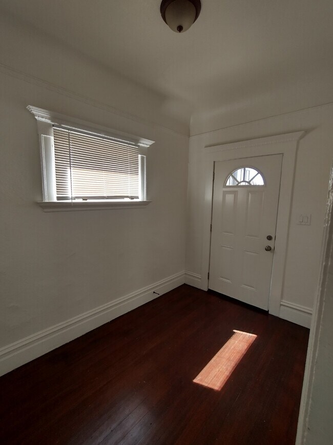 Foto del edificio - 827 30th St