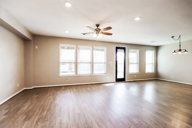 Building Photo - 25515 Kensington Lk Dr