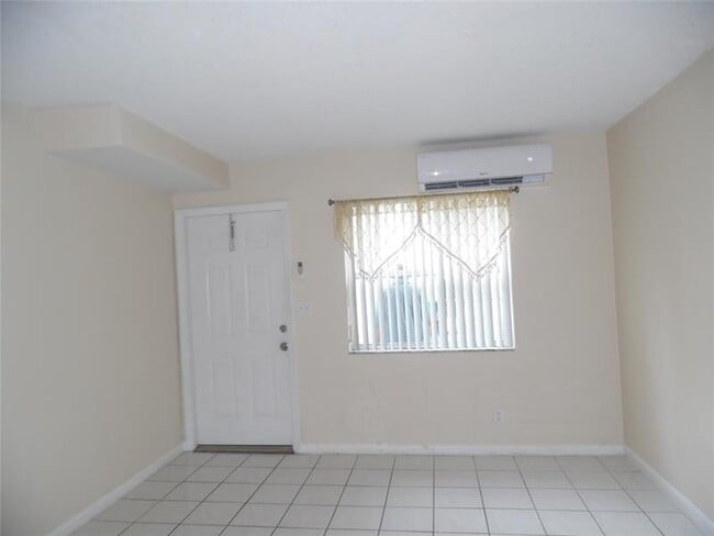 Building Photo - 7341 NW 37th St