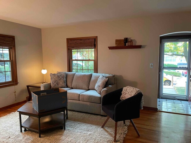 Photo - 4544 Mason St House