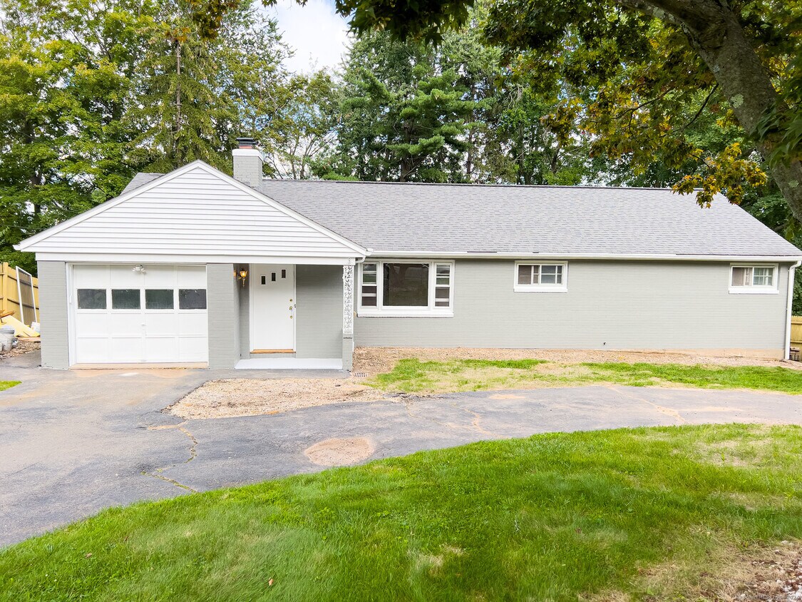Primary Photo - 68 Selden Hill Dr
