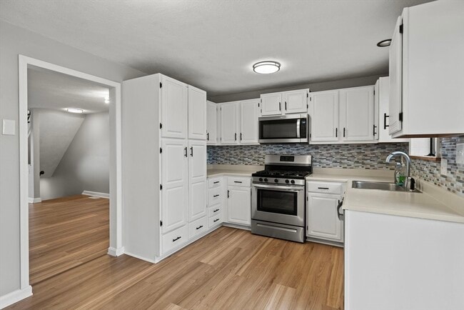 Foto del edificio - 68 Sterling Ln