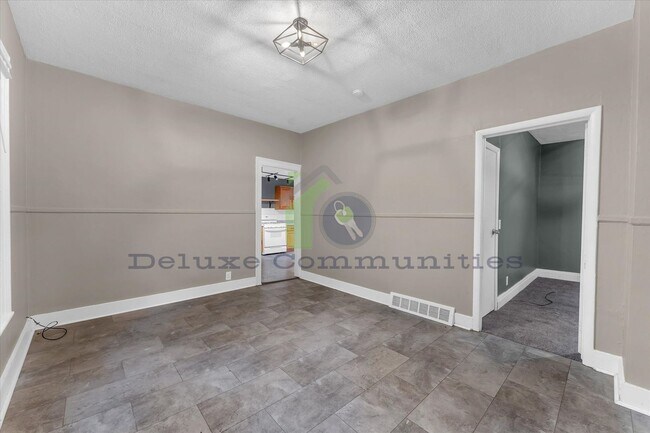 Foto del edificio - 636 Livingston Ave NE
