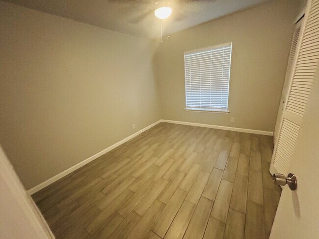 Building Photo - 8726 Kentsdale-
