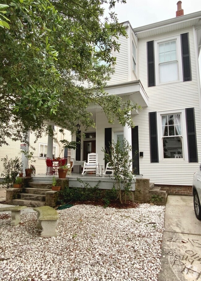 Garden District Apartments for Rent with Hardwood Floors New Orleans