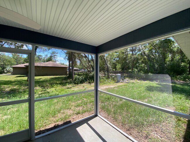 Foto del edificio - Custom Home - Desirable SE Ocala Neighborhood 3/2/2 **Won't Last**