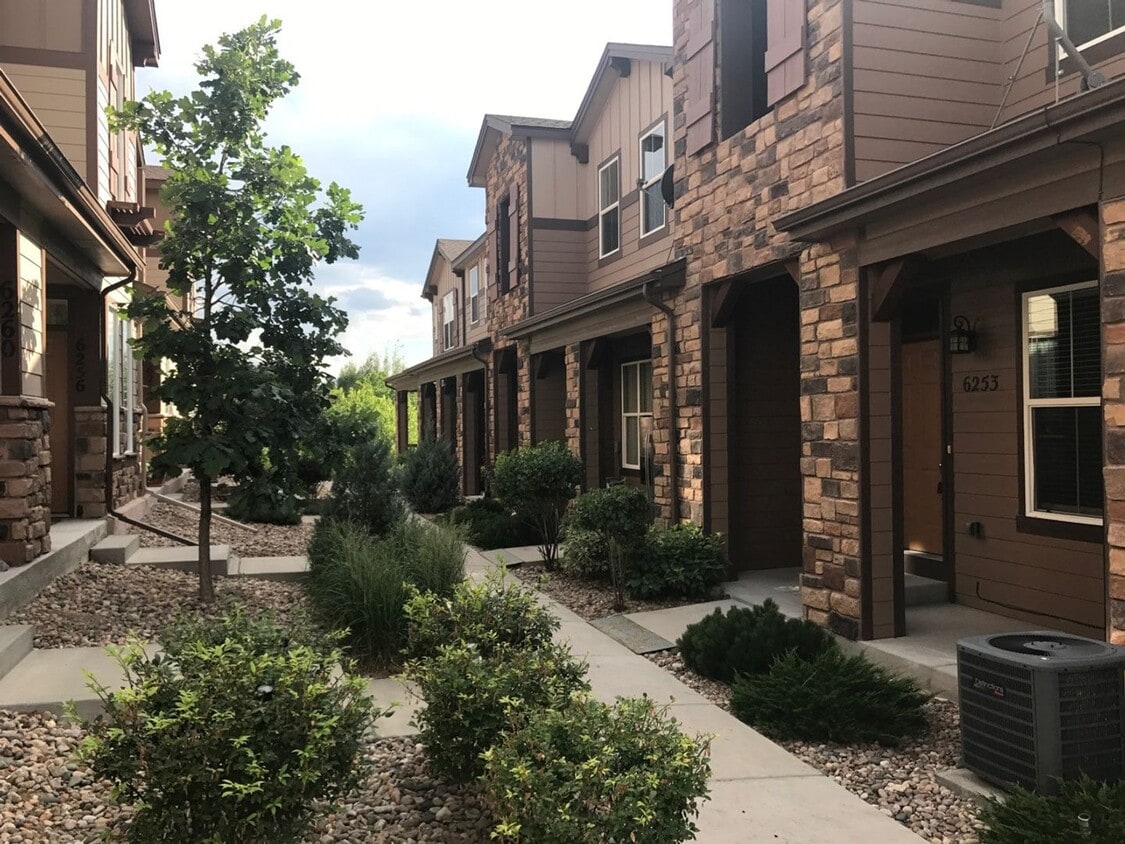 Primary Photo - CHARMING 2BD TOWNHOME IN THE VISTAS AT NOR...