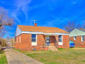 Building Photo - 517 E Boeing Dr