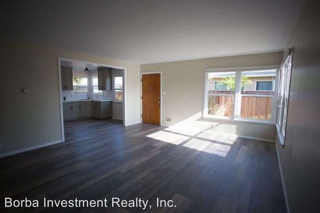 Building Photo - 4554 N Lakewood Blvd