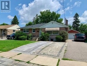 Building Photo - 439 Gibbons St