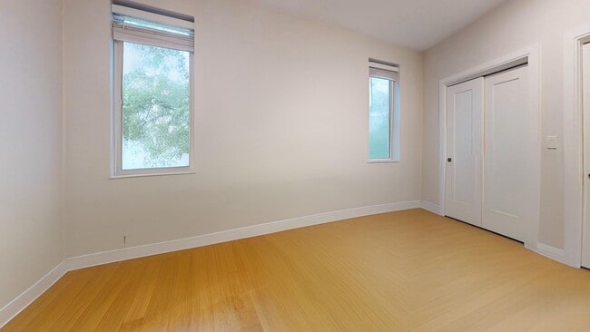 Building Photo - 530 Dorchester Ave