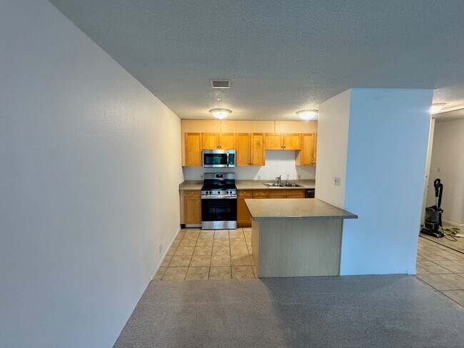 kitchen - 2500 S York St