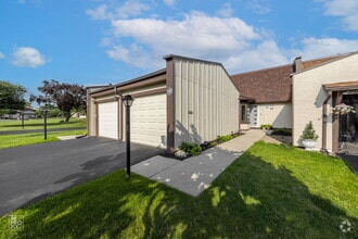 Building Photo - 19 Westwood Dr