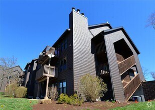 Building Photo - 5101 Hollow Wood Ct