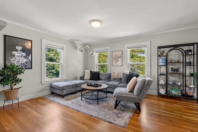 Foto del edificio - 589 Willard St