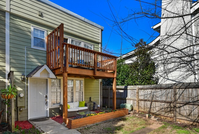Building Photo - 1124 DeKalb Ave NE