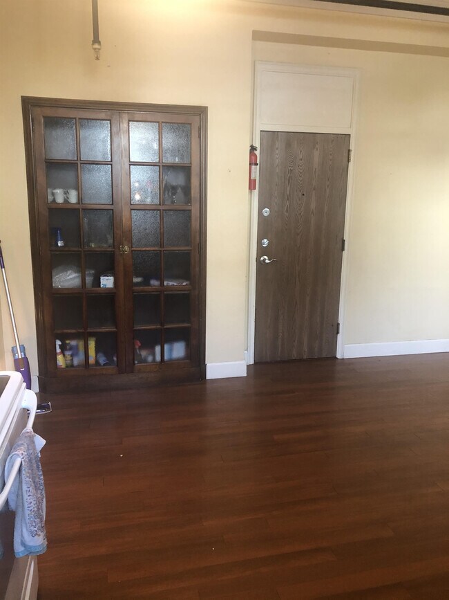 Foto del edificio - 313 N 3rd Ave E
