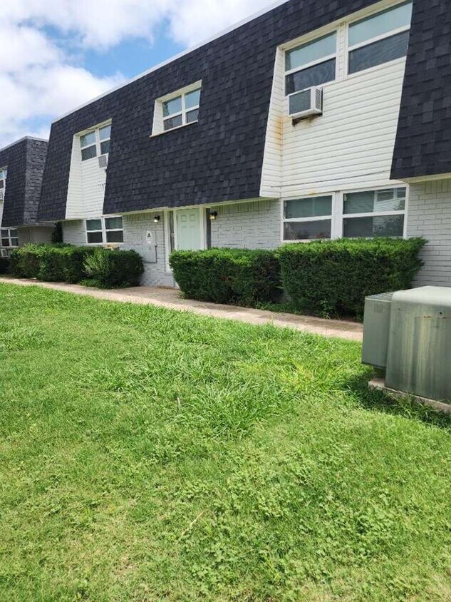 Foto principal - 2110 NW Lindy Ave