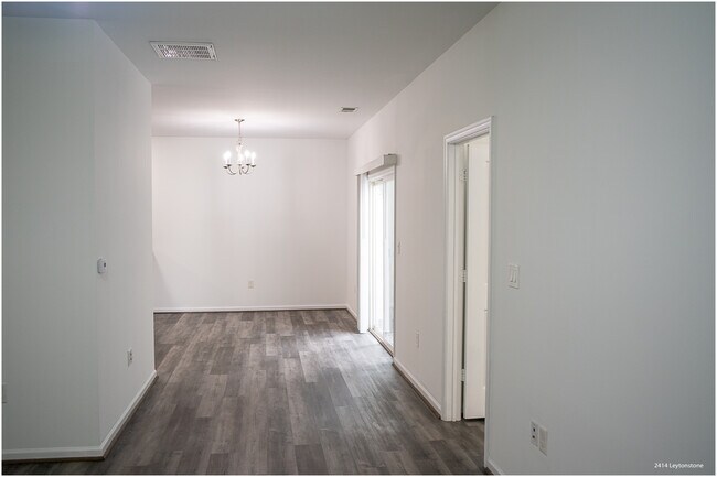 Building Photo - 2414 Leytonstone Dr