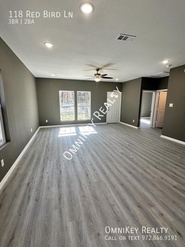 Foto del edificio - 118 Red Bird Ln