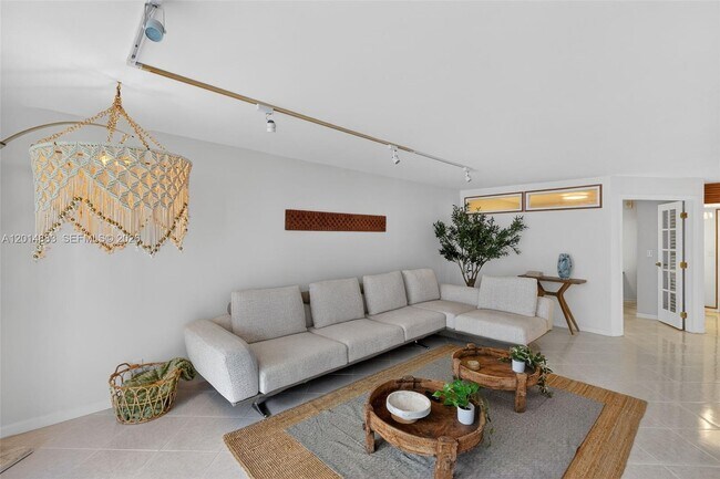 Foto del edificio - 2401 Collins Ave